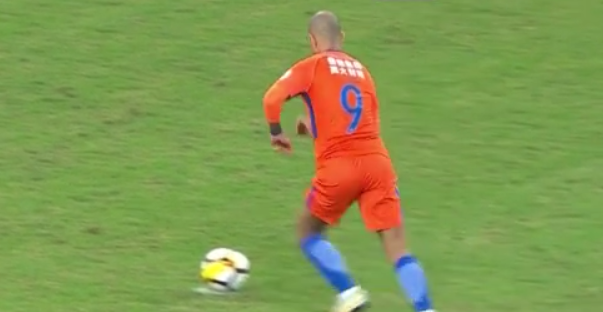  弗洛西诺内首胜到手，升班马创造新历史